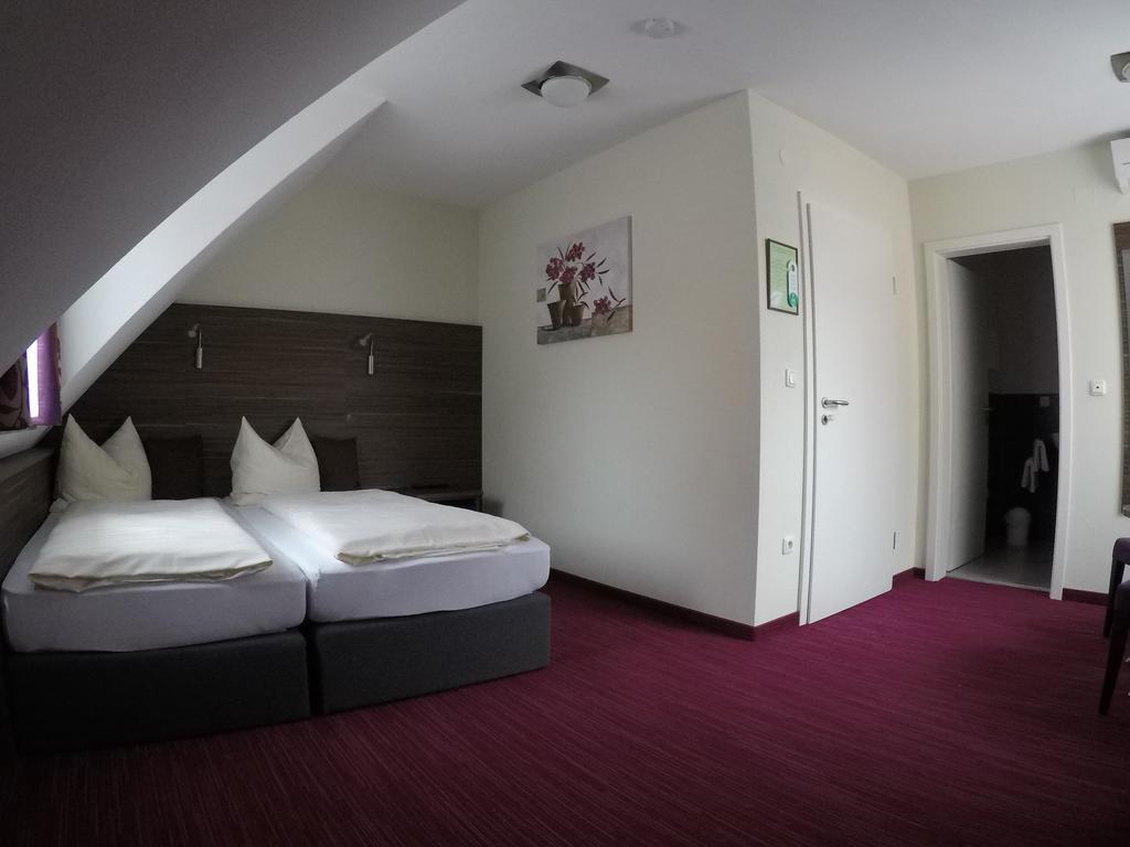 Pension Am Weinberg Bed & Breakfast Mainstockheim Eksteriør bilde